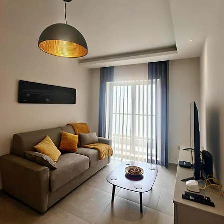 Spacious And Modern With Balcony In - Close To Manoel Island
