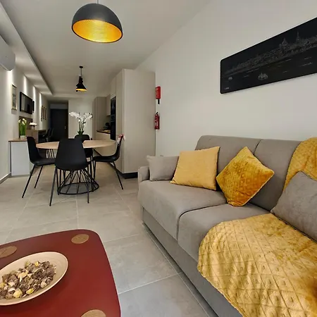 Spacious And Modern With Balcony In - Close To Manoel Island *